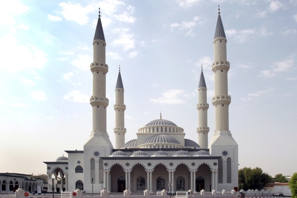 مسجد ومركز الفاروق عمر بن الخطاب بدبي يستقبل المصلين خلال الشهر الفضيل